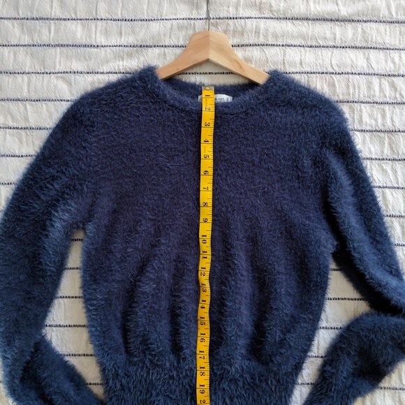 Zara Fuzzy Blue Cropped Sweater - Picture 4 of 6